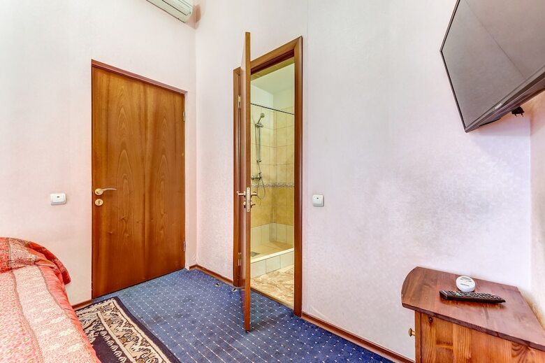 Hotel Guest Rooms On Nevsky Prospekt 47