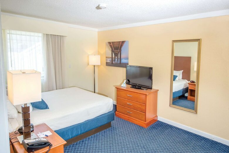 Hotel Ramada By Wyndham Virginia Beach