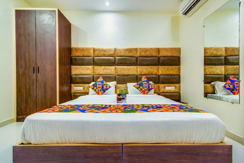 Fabhotel Nayyar Inn