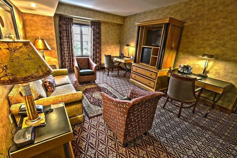 Hotel The Bertram Inn & Conf Ctr Trademark Collection By Wyndham