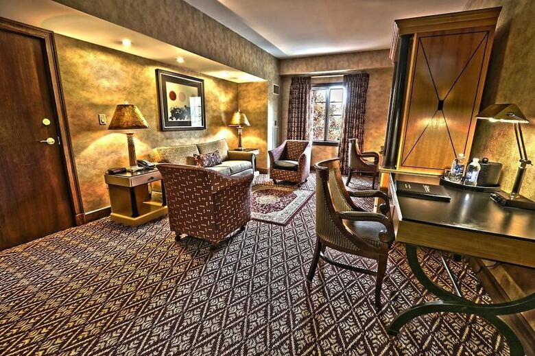 Hotel The Bertram Inn & Conf Ctr Trademark Collection By Wyndham