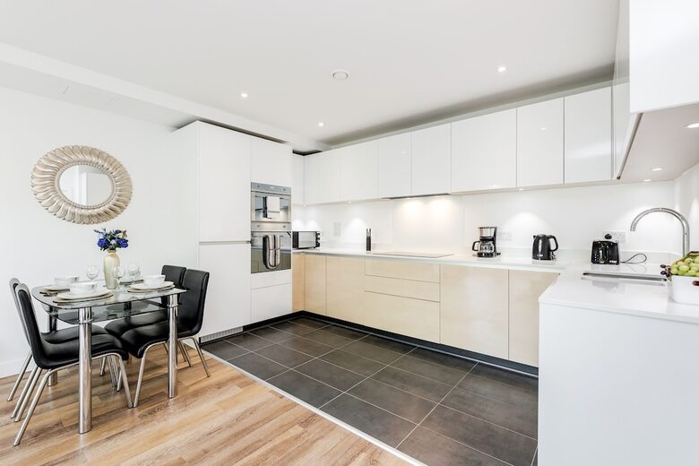 Stunning Ensuite 2 Bedroom Apartment