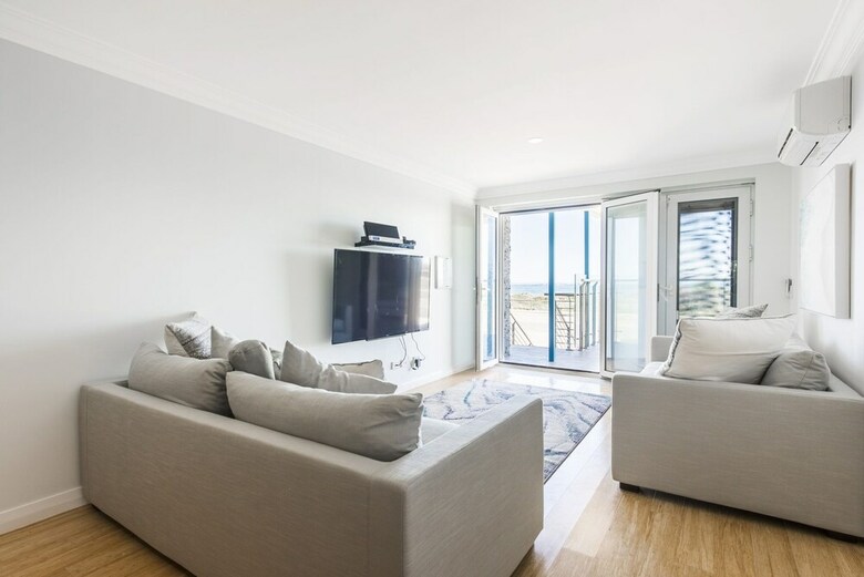 Oceans Down - Luxury Apartment With Ocean Views