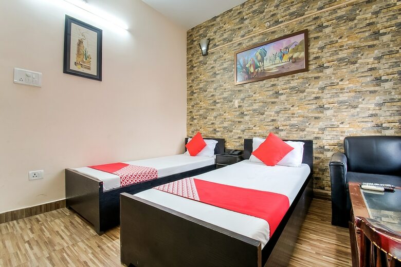 Hotel Oyo 60880 Grand Imperia Inn