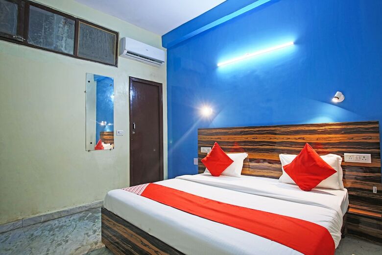 Hotel Oyo 38417 Silver Villa
