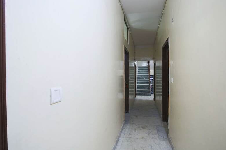 Hotel Oyo 38417 Silver Villa