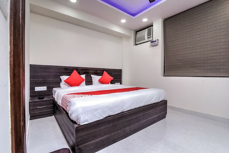 Hotel Oyo 24236  Dwarka Residency