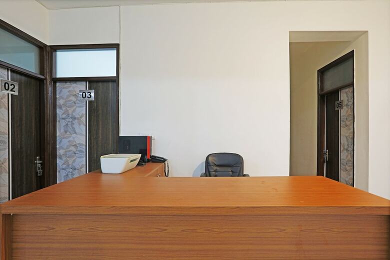 Hotel Oyo 40002 Home Feeling Accommodation