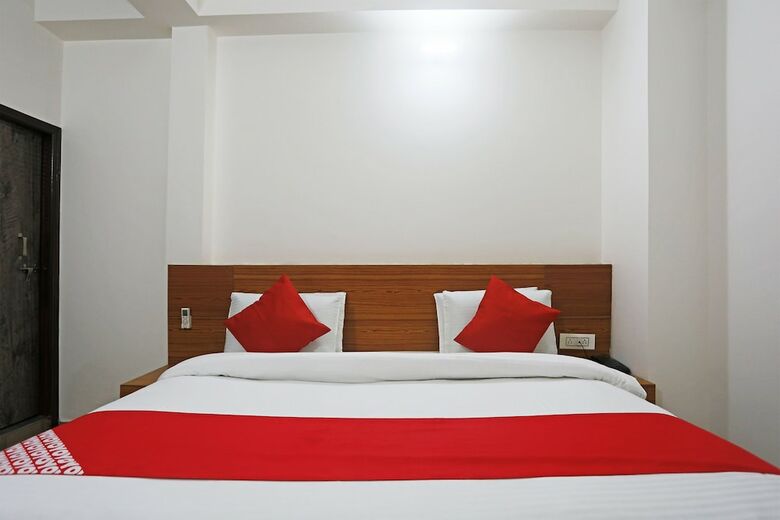 Hotel Oyo 40002 Home Feeling Accommodation