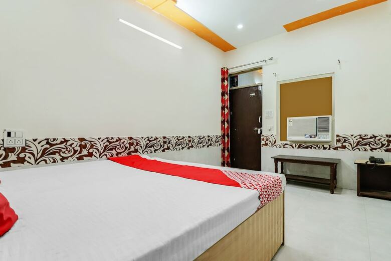 Hotel Oyo 38558 Shri Govind Dham