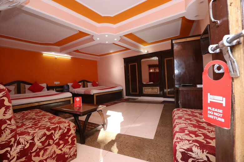 Hotel Oyo 27612 Maitri Holiday Home