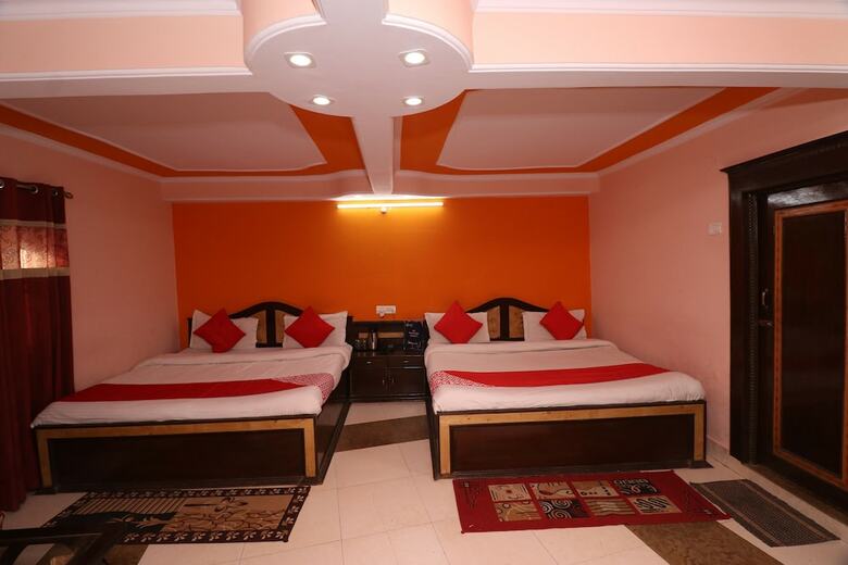 Hotel Oyo 27612 Maitri Holiday Home