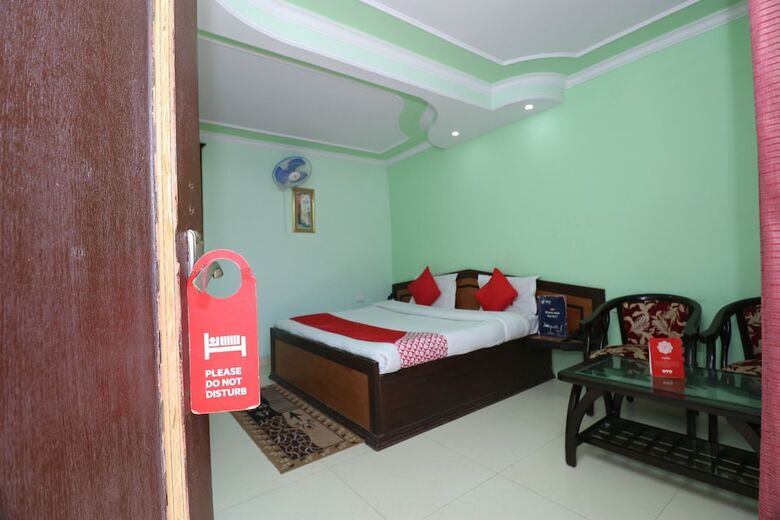 Hotel Oyo 27612 Maitri Holiday Home