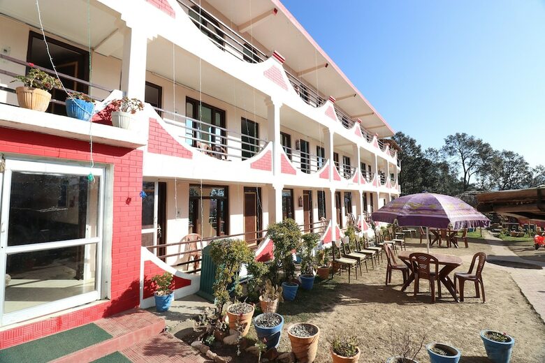 Hotel Oyo 27612 Maitri Holiday Home