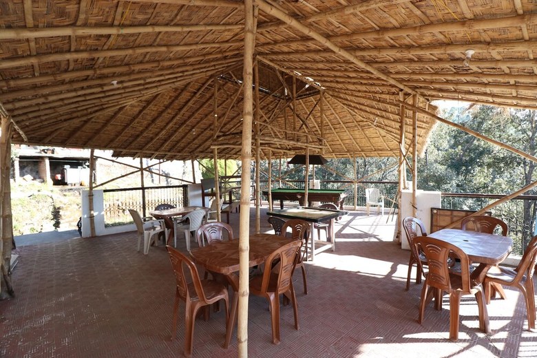 Hotel Oyo 27612 Maitri Holiday Home