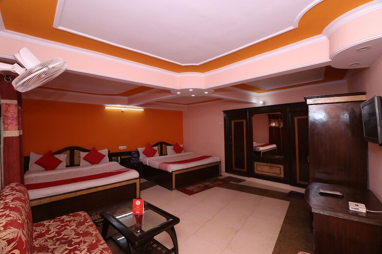 Hotel Oyo 27612 Maitri Holiday Home