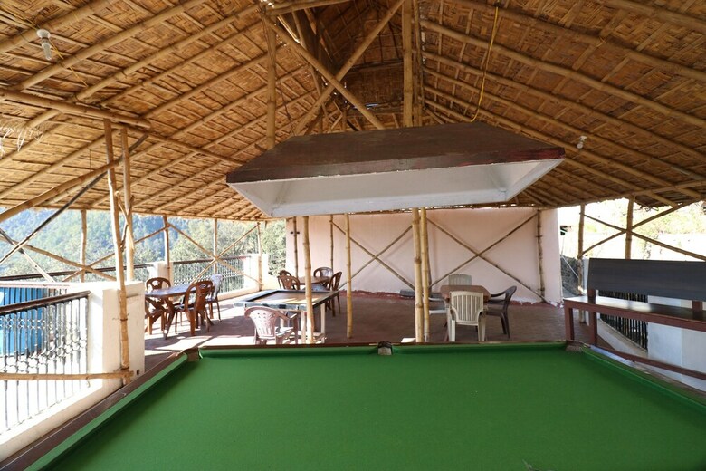 Hotel Oyo 27612 Maitri Holiday Home