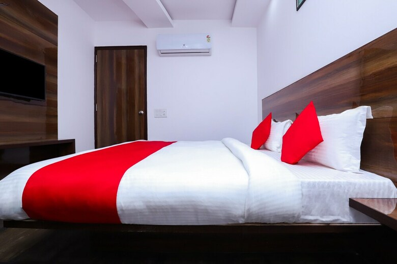 Hotel Oyo 28606 Kavya Residency