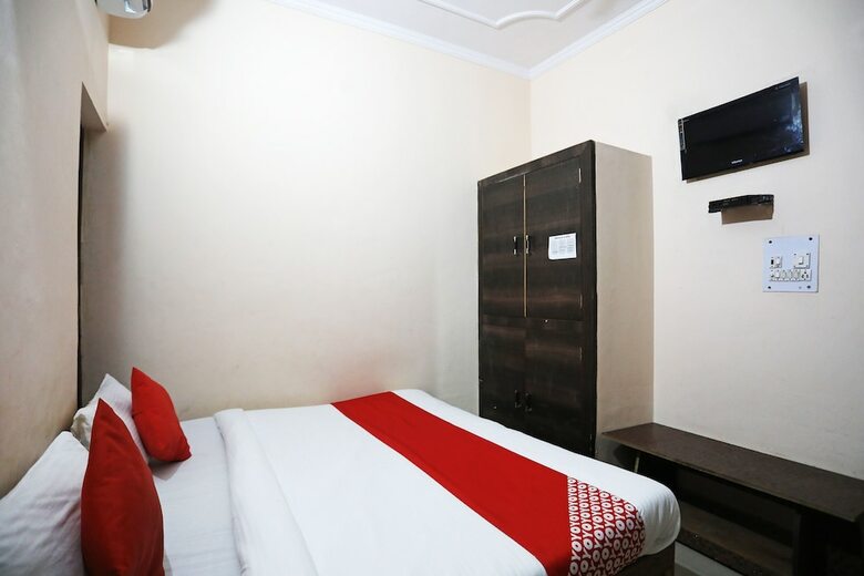Hotel Oyo 44396 Mugdal Rishi Dham