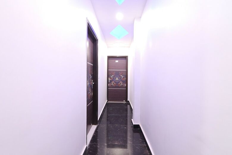 Hotel Oyo 46446 Madho Palace