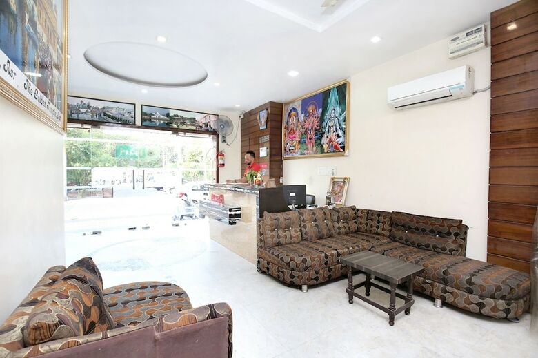 Hotel Oyo 15496 Shree Hari Castle