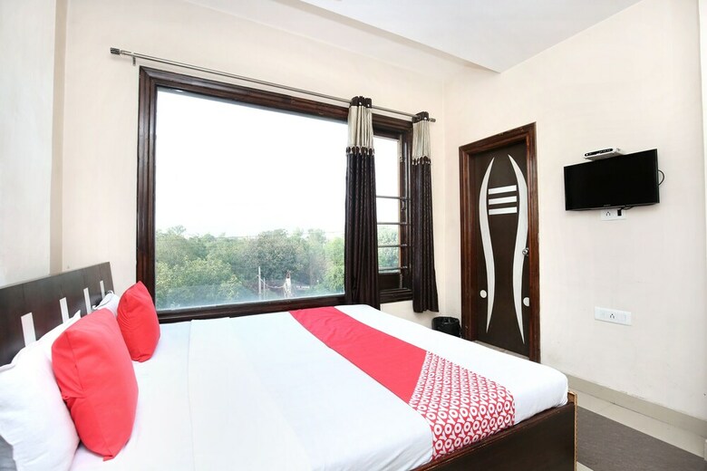 Hotel Oyo 15496 Shree Hari Castle