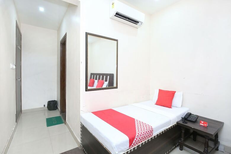 Hotel Oyo 15496 Shree Hari Castle