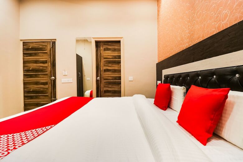 Oyo 61261 Hotel Z