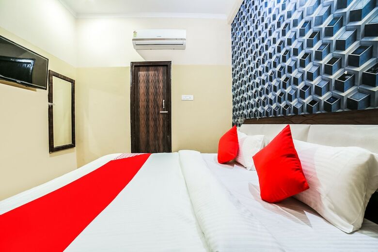 Hotel Oyo 44135 Jyoti Palace