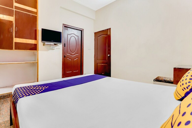 Hotel Spot On 62188 Sahara Residency