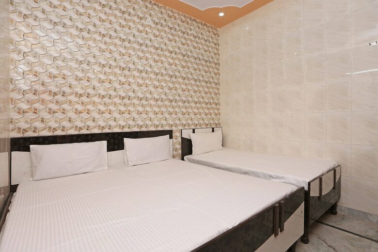 Spot On 37780 Hotel Doon Sabri