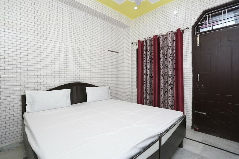 Spot On 37780 Hotel Doon Sabri