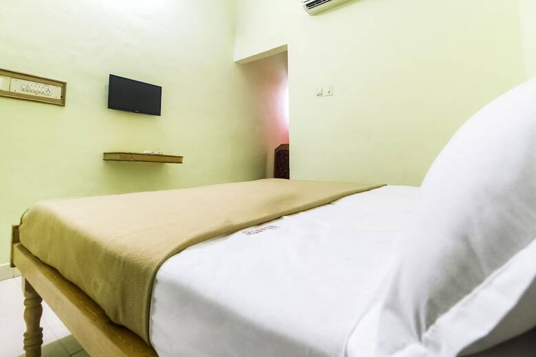 Spot On 61149 Hotel Sivanthi