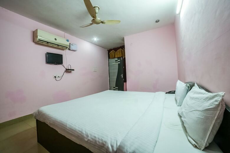 Spot On 36122 Hotel The Royal Plaza