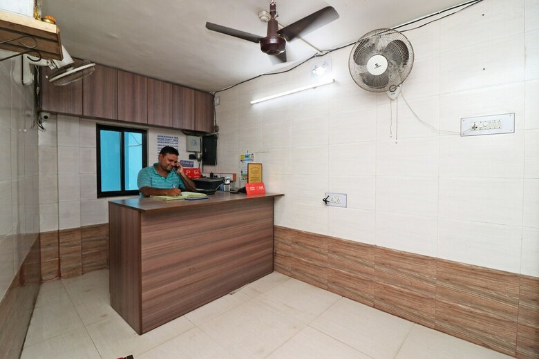 Hotel Spot On 44329 Sri Krishna Inn Lodging & Boarding