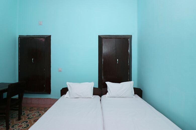 Hotel Spot On 44329 Sri Krishna Inn Lodging & Boarding