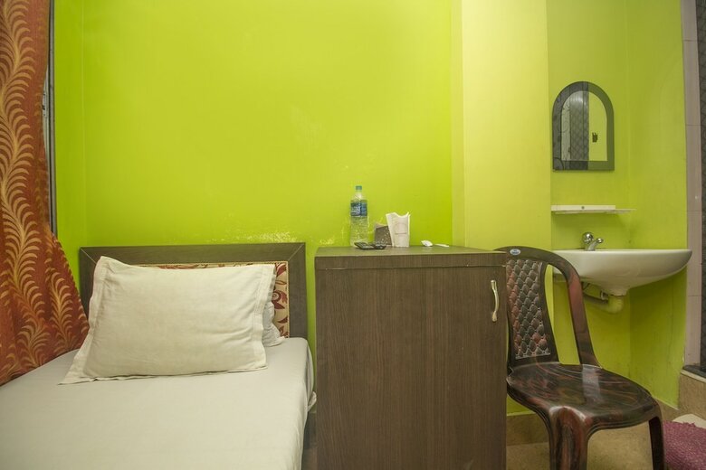 Spot On 38642 Hotel Sarojini Palace