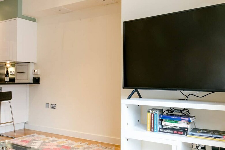 Lovely 1br Home, Located In Farringdon, 2 Guests