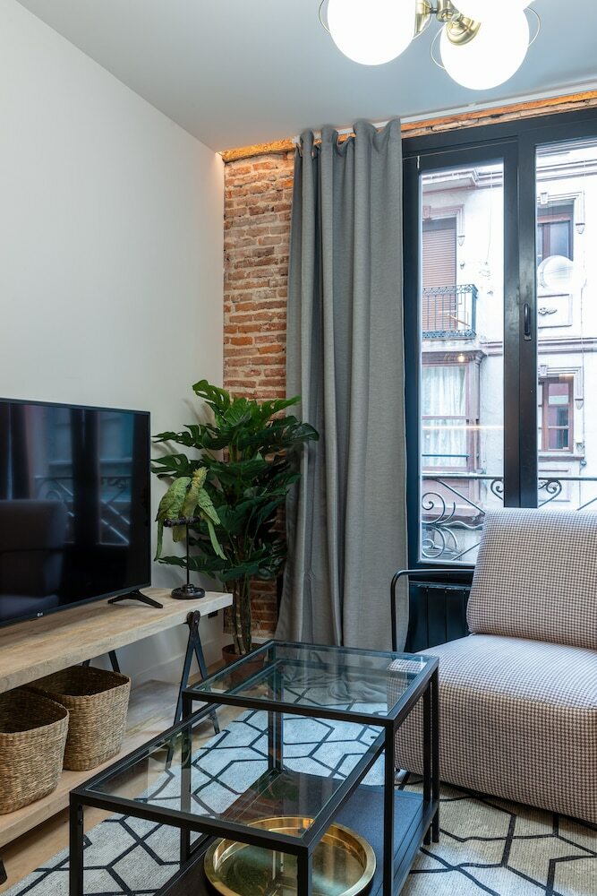 Renovado Y C�ntrico Apartamento Con AC
