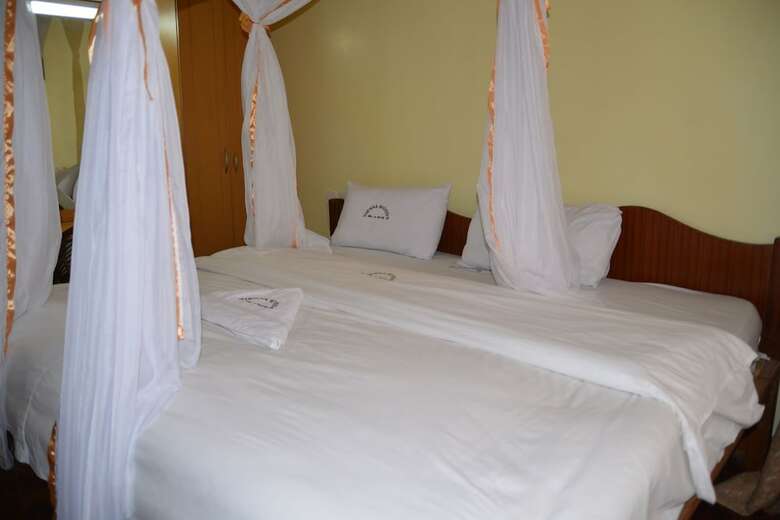 Hotel Vienna Woods Holiday Inn Limited