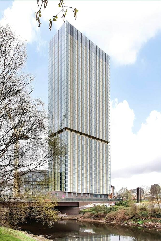Stunning 2br Manchester Apartment