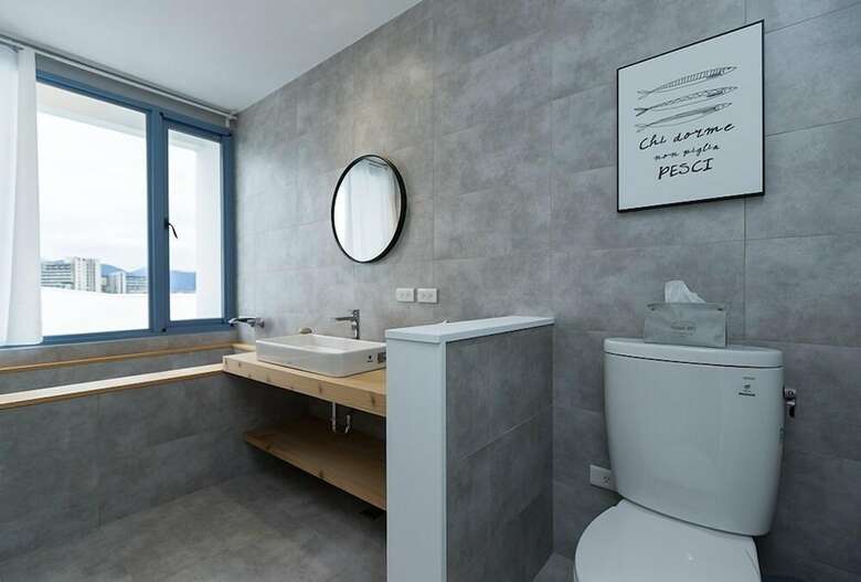 Hotel Blue White