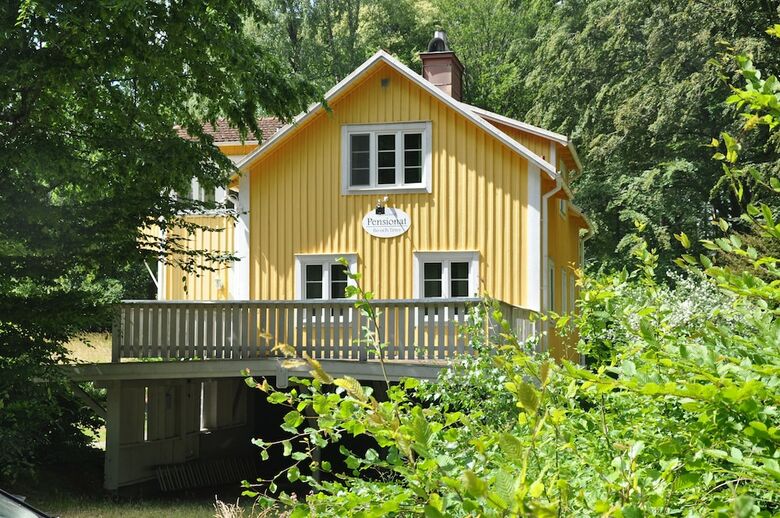 Hotell & Pensionat Bj�rkelund