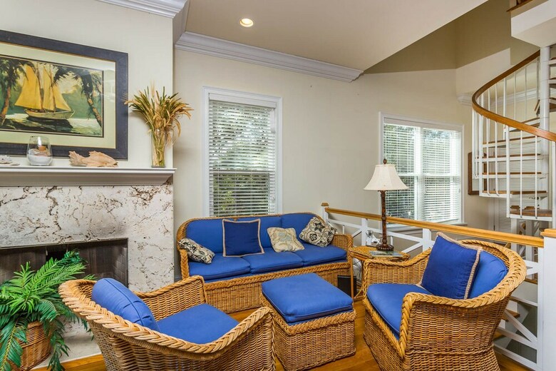 2212 Bruce Drive By Hodnett Cooper