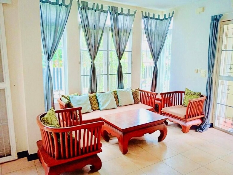 Pattaya Pool Villa Tlh
