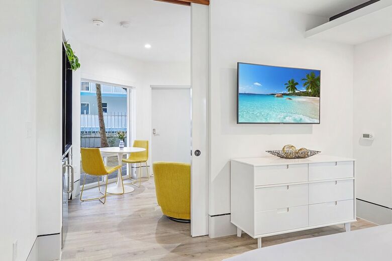 Motel Ocean Treasure Beachside Suites