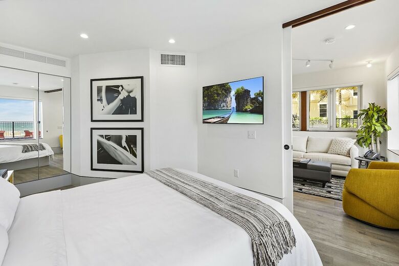 Motel Ocean Treasure Beachside Suites