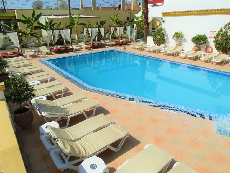 Aparthotel Oasis Beach Club