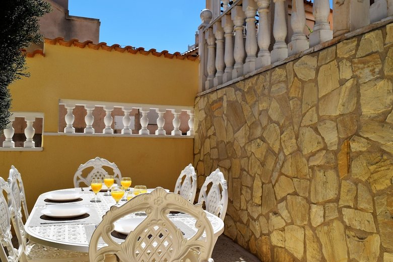 Full Villa With Private Salt Water Pool