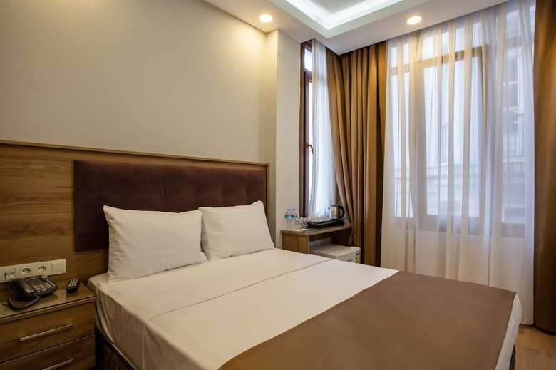 West Palace Hotel